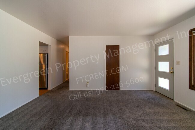Building Photo - 2420 Poplar Dr