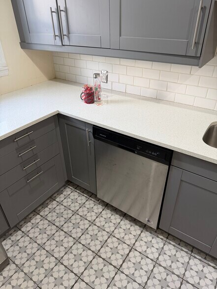 Dishwasher - 3714 Stevens Ave