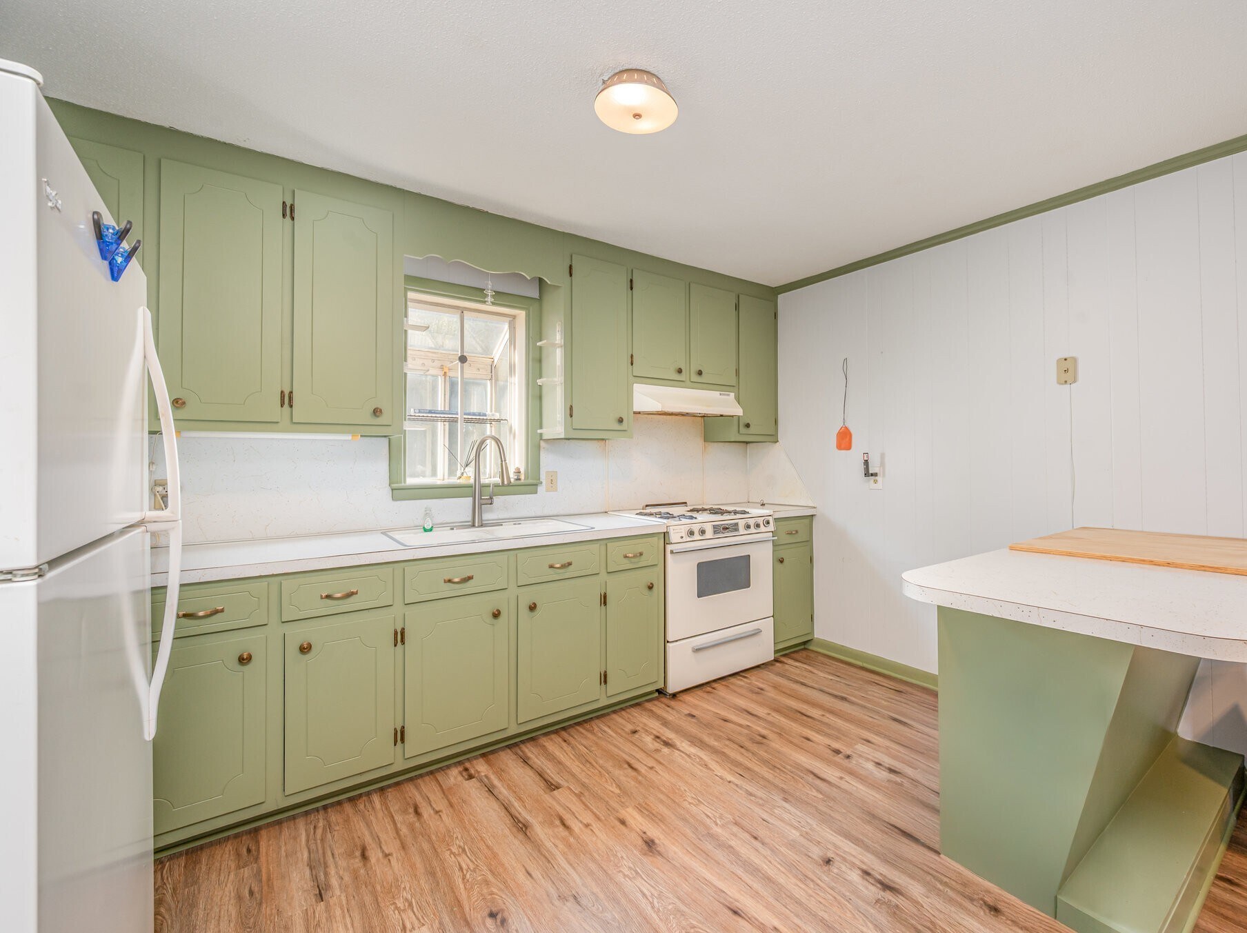 Building Photo - 1808 Majestic Dr