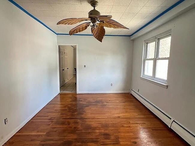 Building Photo - 2422 Wilson Ave