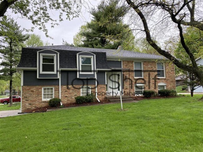 Primary Photo - West Des Moines Home!