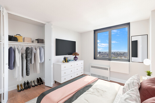 Building Photo - 3333 Broadway-
