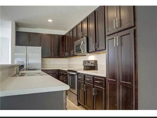 Building Photo - 5914 Woodlands Blvd