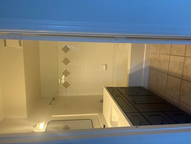 Building Photo - 2026 Alta Meadows Ln