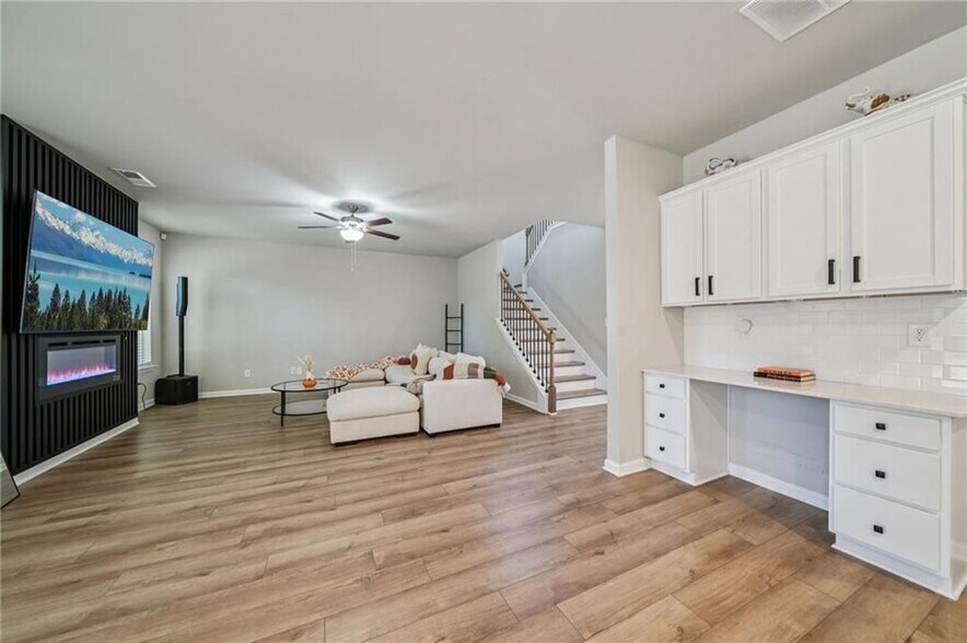 Building Photo - 120 Cabin Way