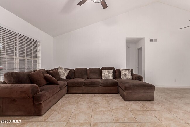 Building Photo - 6038 W Gelding Dr