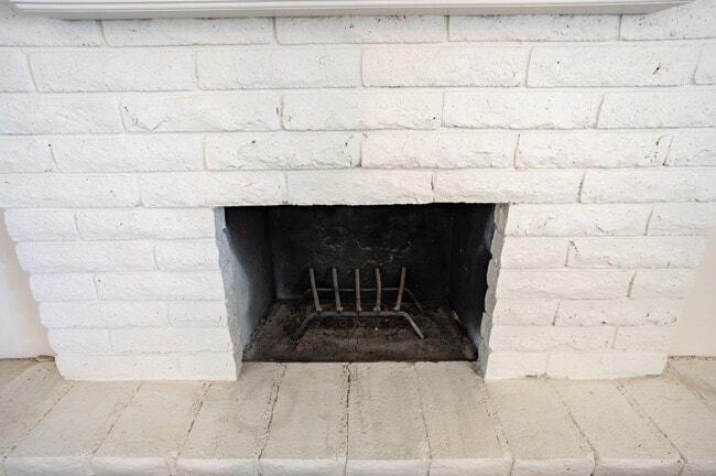 Building Photo - 328 E Dunbar Dr