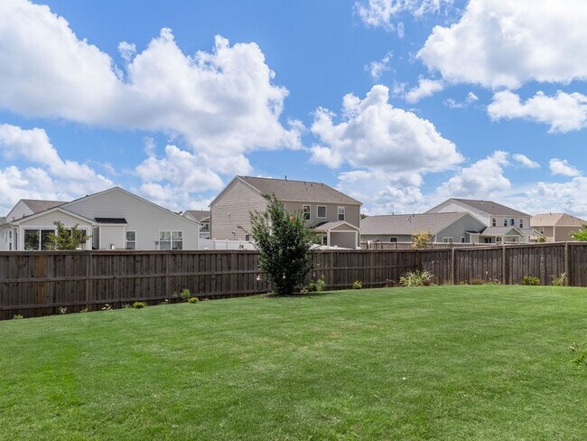 Building Photo - Premier Greenville Living: Stunning 4 Bed (Master on the Main), 3.5 Bath Home, NO APPLICATION FEE...