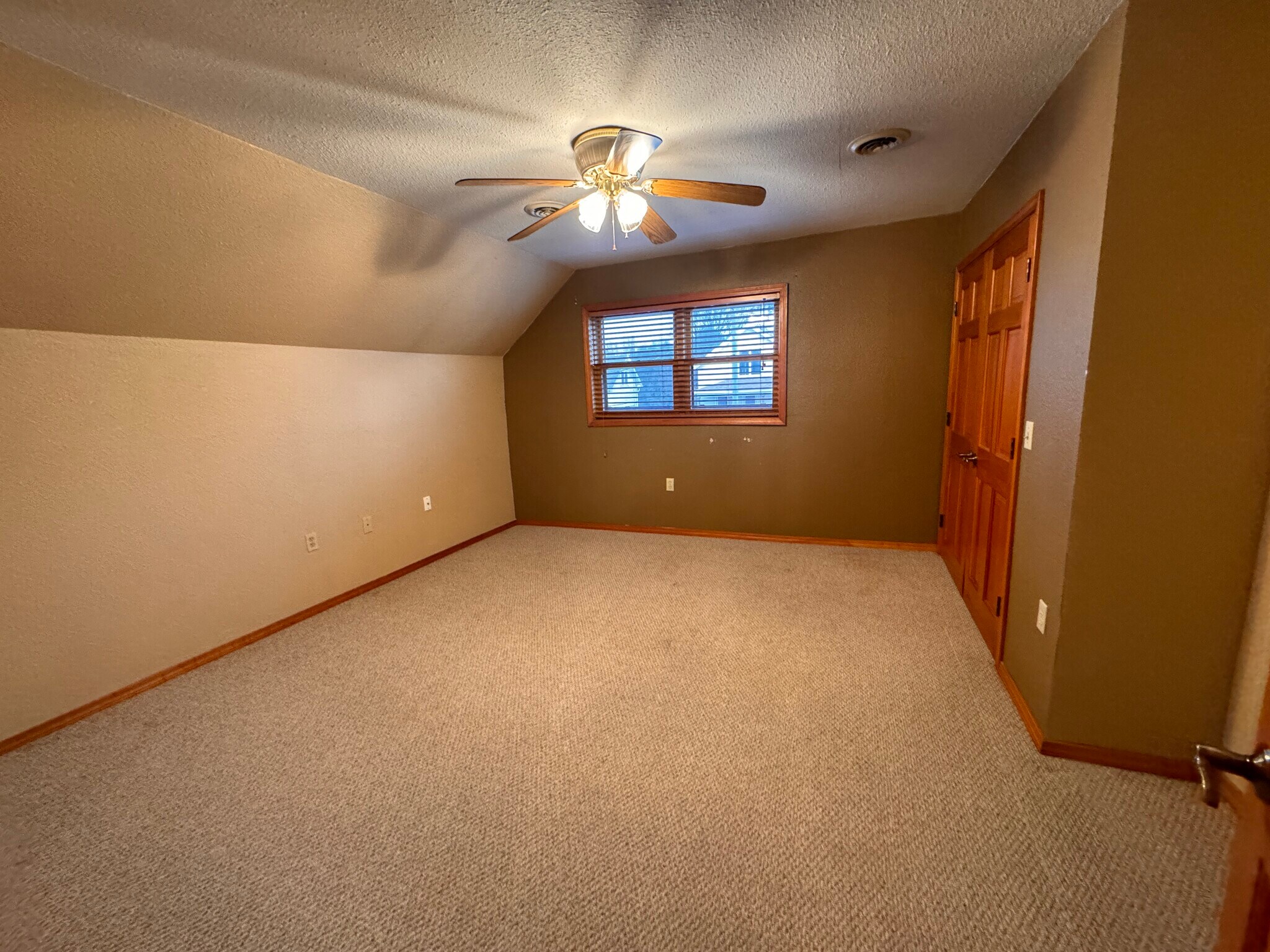 Building Photo - 1216 S 21st St