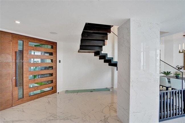 Building Photo - 4000 Island Blvd