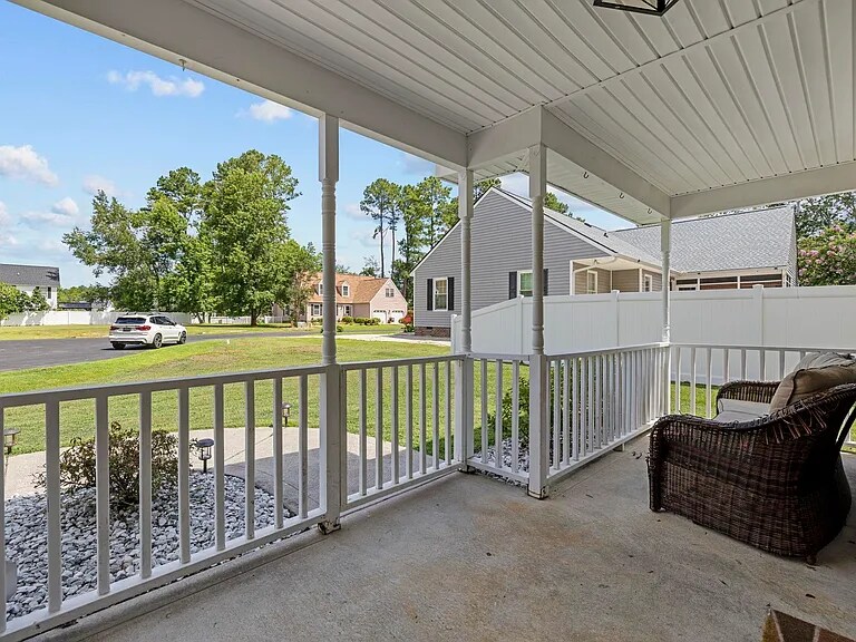 Building Photo - 125 Edwards Ln