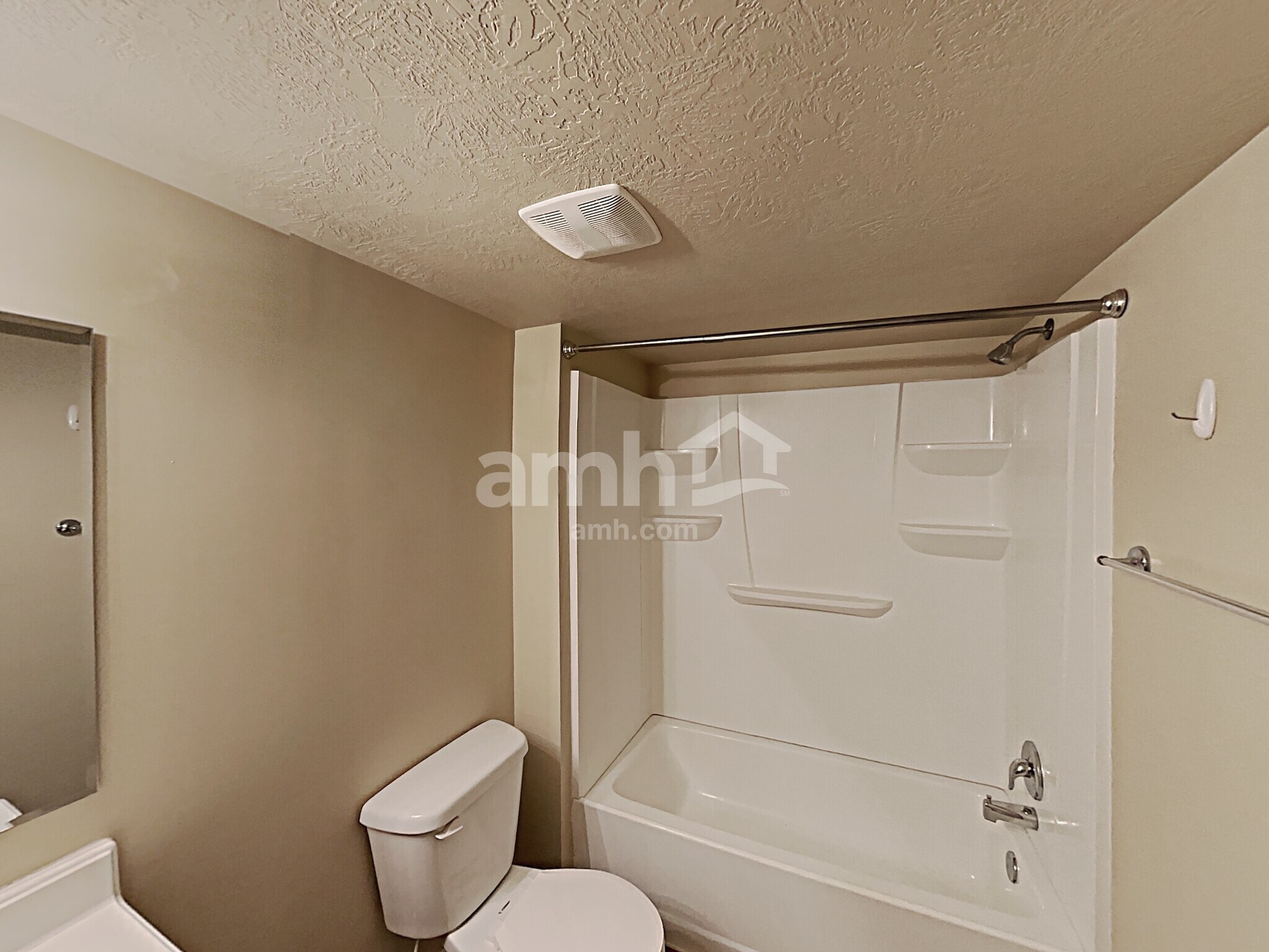 Building Photo - 856 E 2150 S