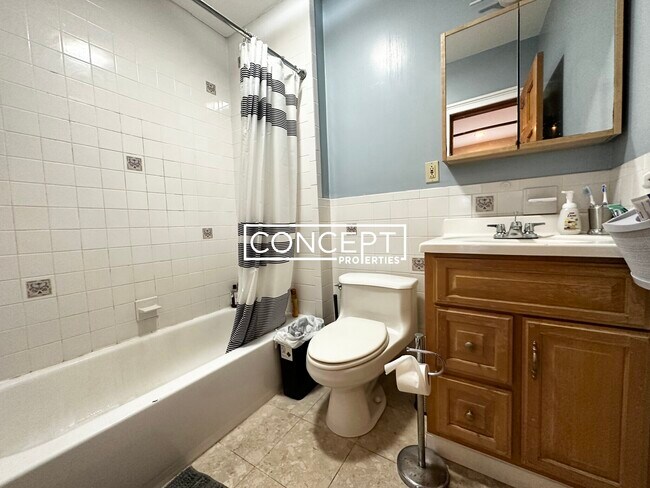 Building Photo - 1031 Tremont St