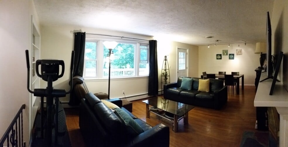 Living Room - 23 Oneil Dr