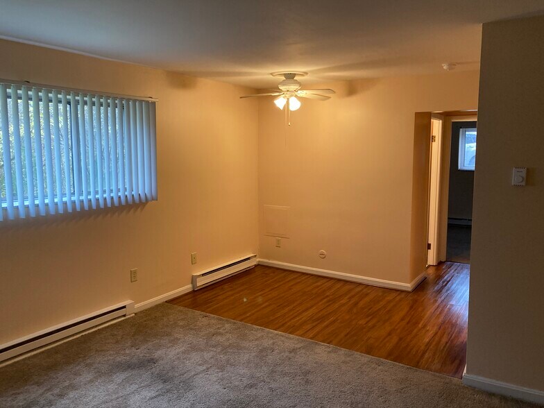 Dinning Area - 5605 Happy Hollow Rd