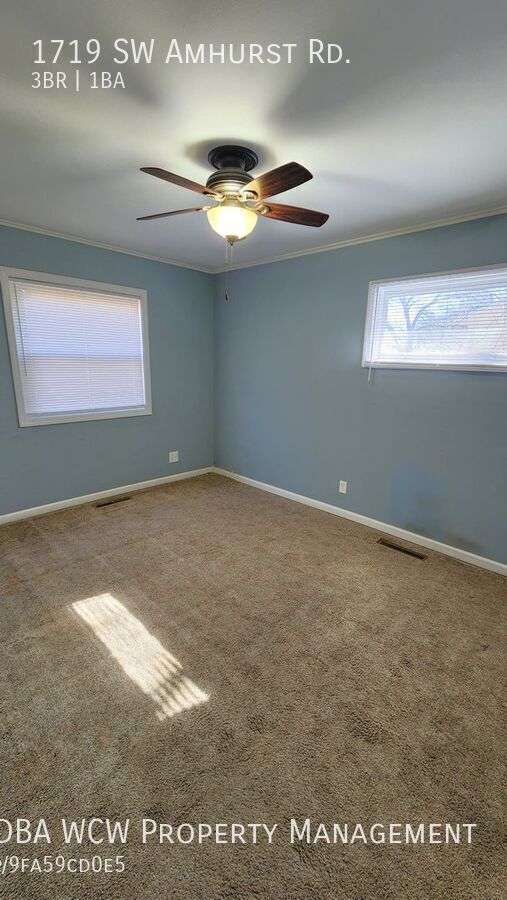 Building Photo - 1719 SW Amhurst Rd