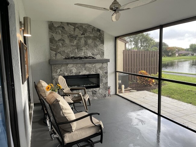 Building Photo - 1030 Green Pine Blvd