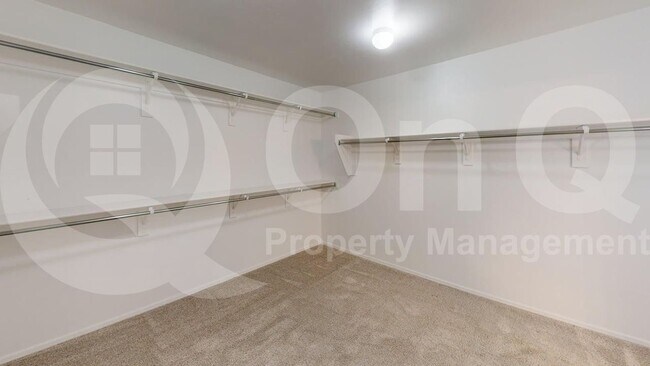 Building Photo - 10587 W Chadwick Dr