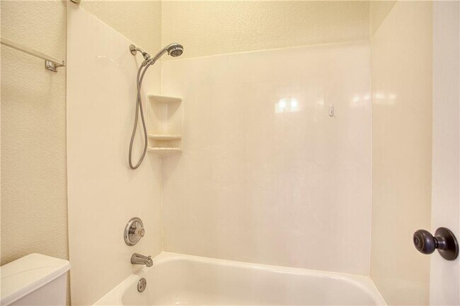 Building Photo - 1107 Middle Brook Dr