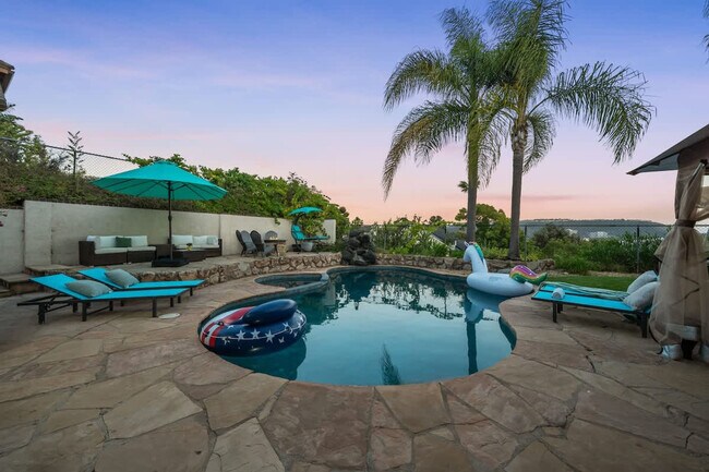 Building Photo - 9737 Benavente Pl