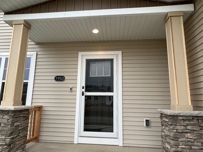 Building Photo - 1953 Warrior Ln