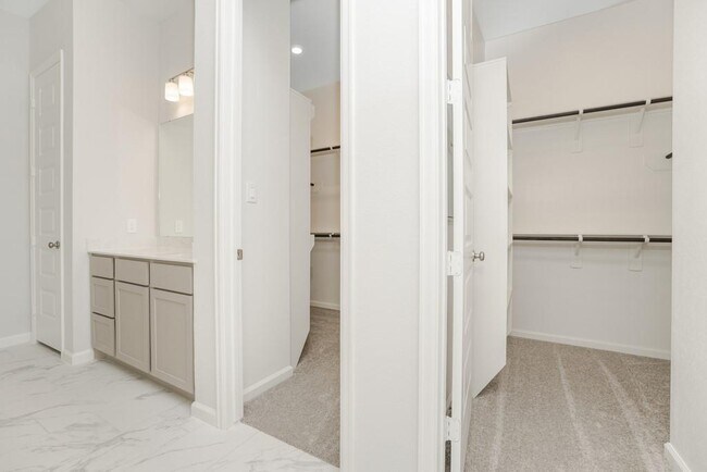Building Photo - 10931 Maple Mist Dr