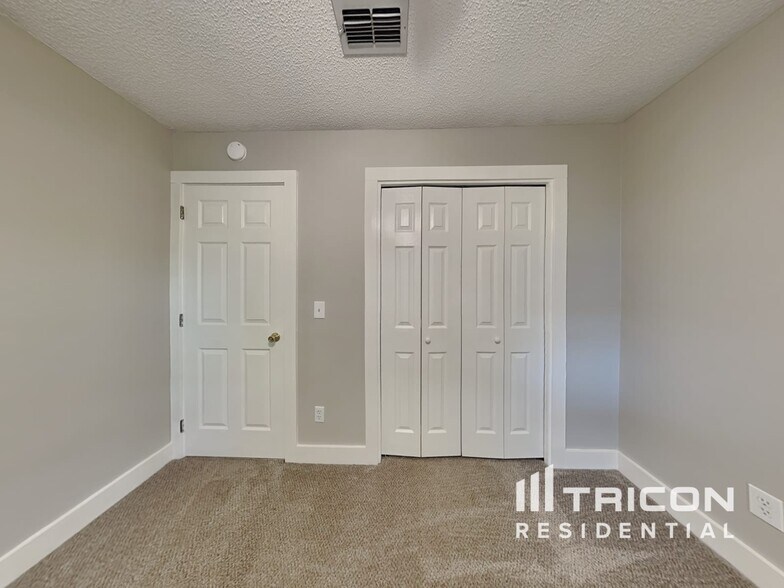 Building Photo - 2169 Khaki Ct