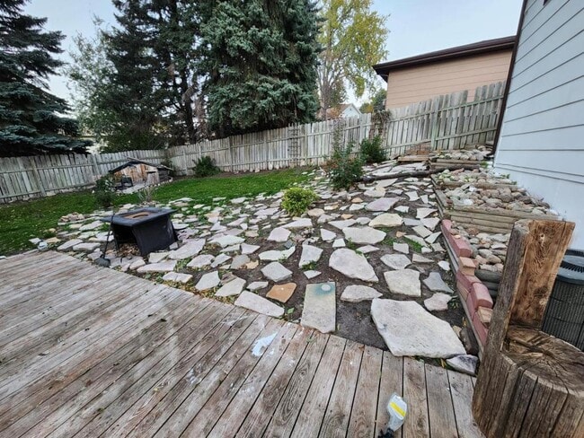 Building Photo - 2318 E Boulevard Ave