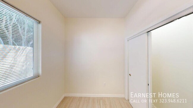 Building Photo - 7252 Glade Ave