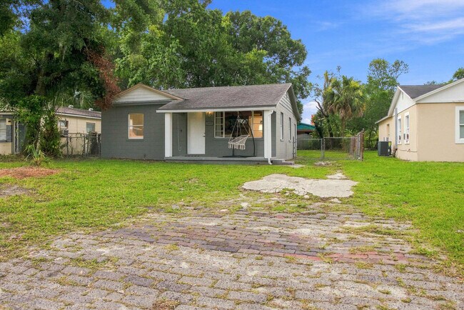 Building Photo - 123 Oconee St