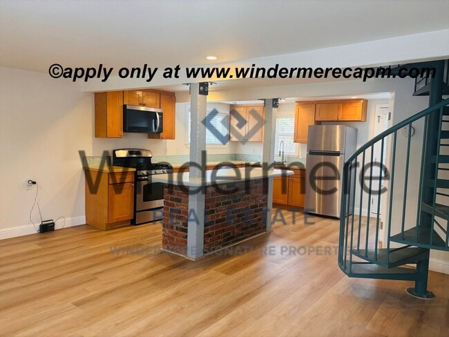 Building Photo - Charming, Bright & Clean 2-Story Home with...