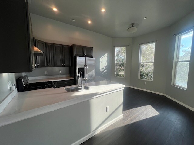 Building Photo - 402 Webster St