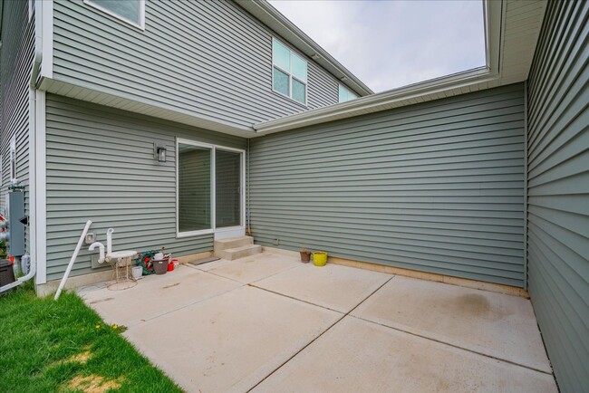 Building Photo - 903 Blue Crane Run