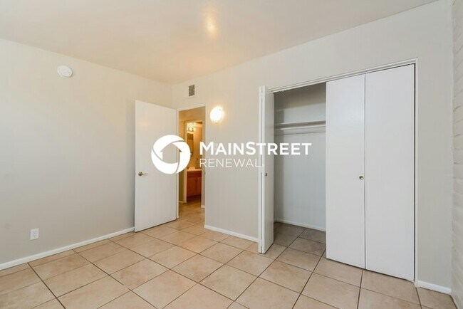 Building Photo - 3 Bedroom Pet-Friendly Home in Tucson, AZ ...