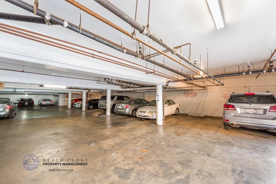 Building Photo - 740 S St Andrews Pl