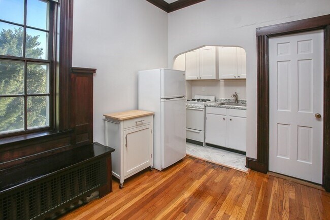 Building Photo - 16 Chauncy St