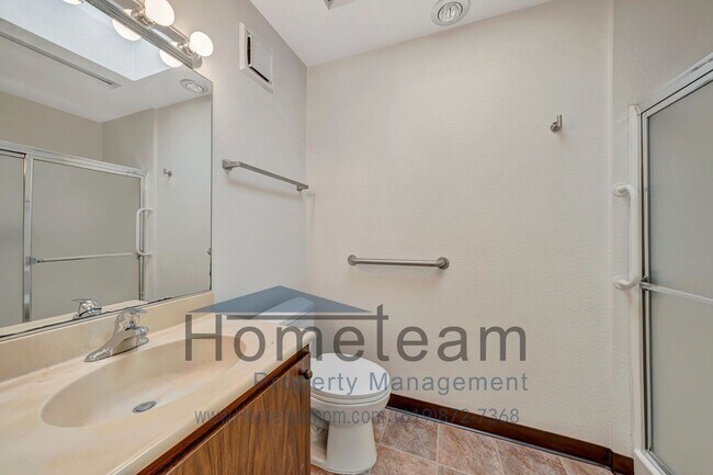 Building Photo - 2 BR/ 2BA 1380 SQFT Point Loma / La Playa ...