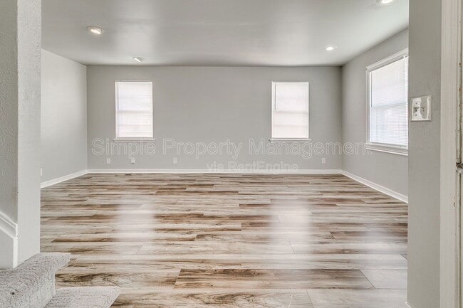 Building Photo - 820 NE 81st St