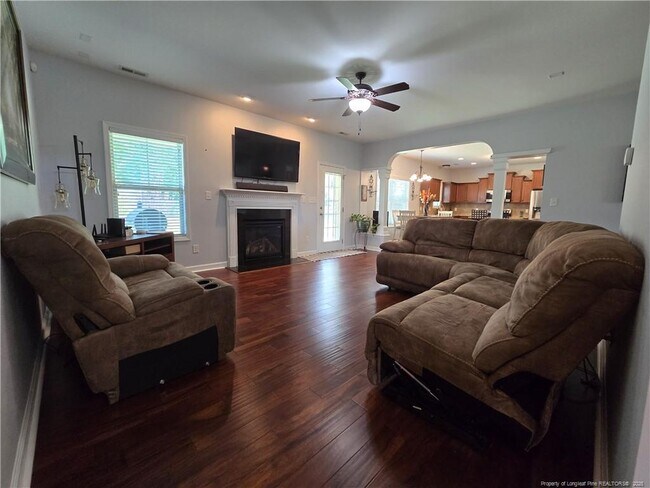 Building Photo - 410 Sedgefield Dr