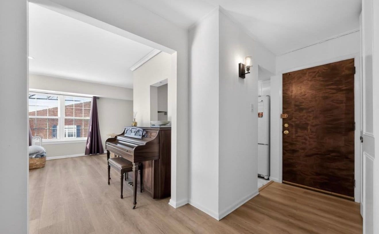 Building Photo - 419 Drummers Ln