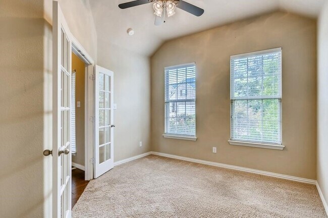Building Photo - 2753 Calmwood Dr