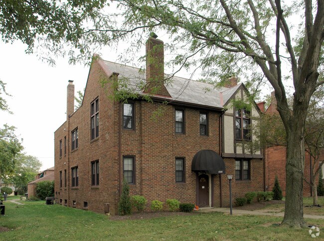 Primary Photo - 1588 Northwest Blvd