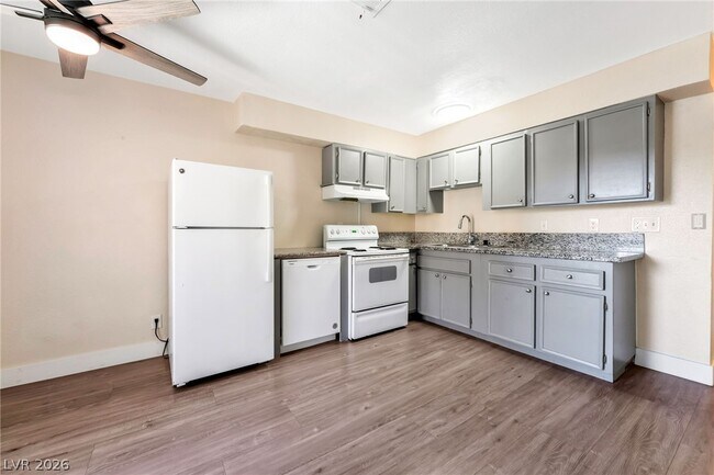 Building Photo - 4300 N Lamont St