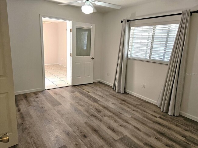 Building Photo - 1088 Panda Rd