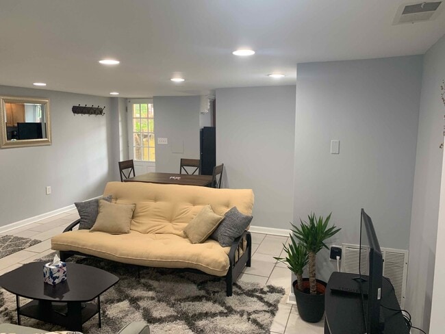 Building Photo - 613 P St NW