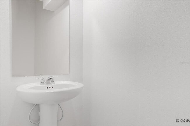 Building Photo - 3290 Laurent Lp