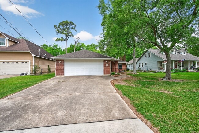 Building Photo - 1017 Pin Oak Dr