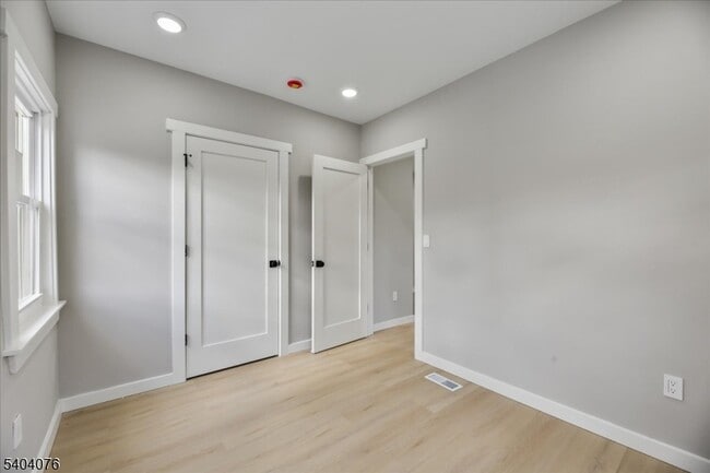 Building Photo - 143 Johnston Ave