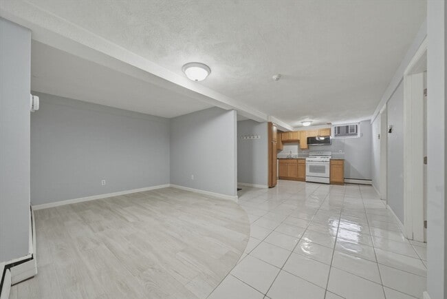 Building Photo - 1 Salem St