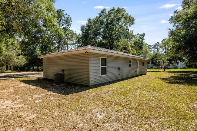 Building Photo - 3071 Highland Ave